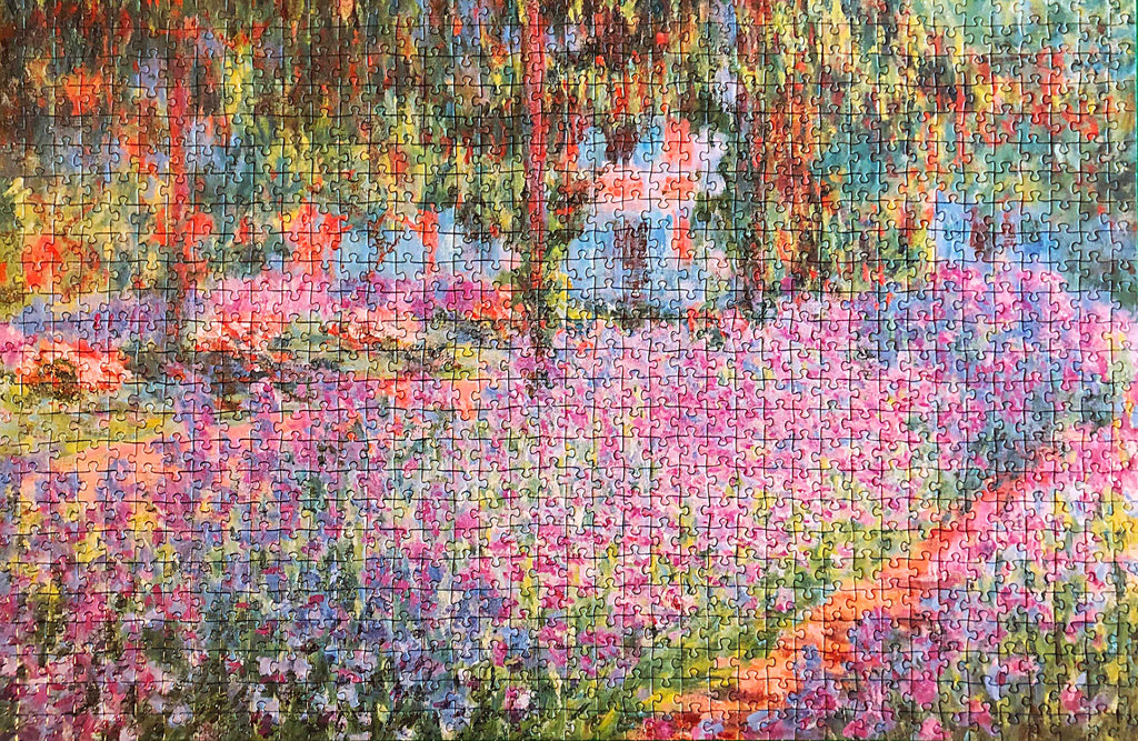 This 1000-piece jigsaw puzzle features the famous Irises artwork of French artist Claude Monet. The detailed and complex painting makes it the perfect intermediate puzzle for adults.