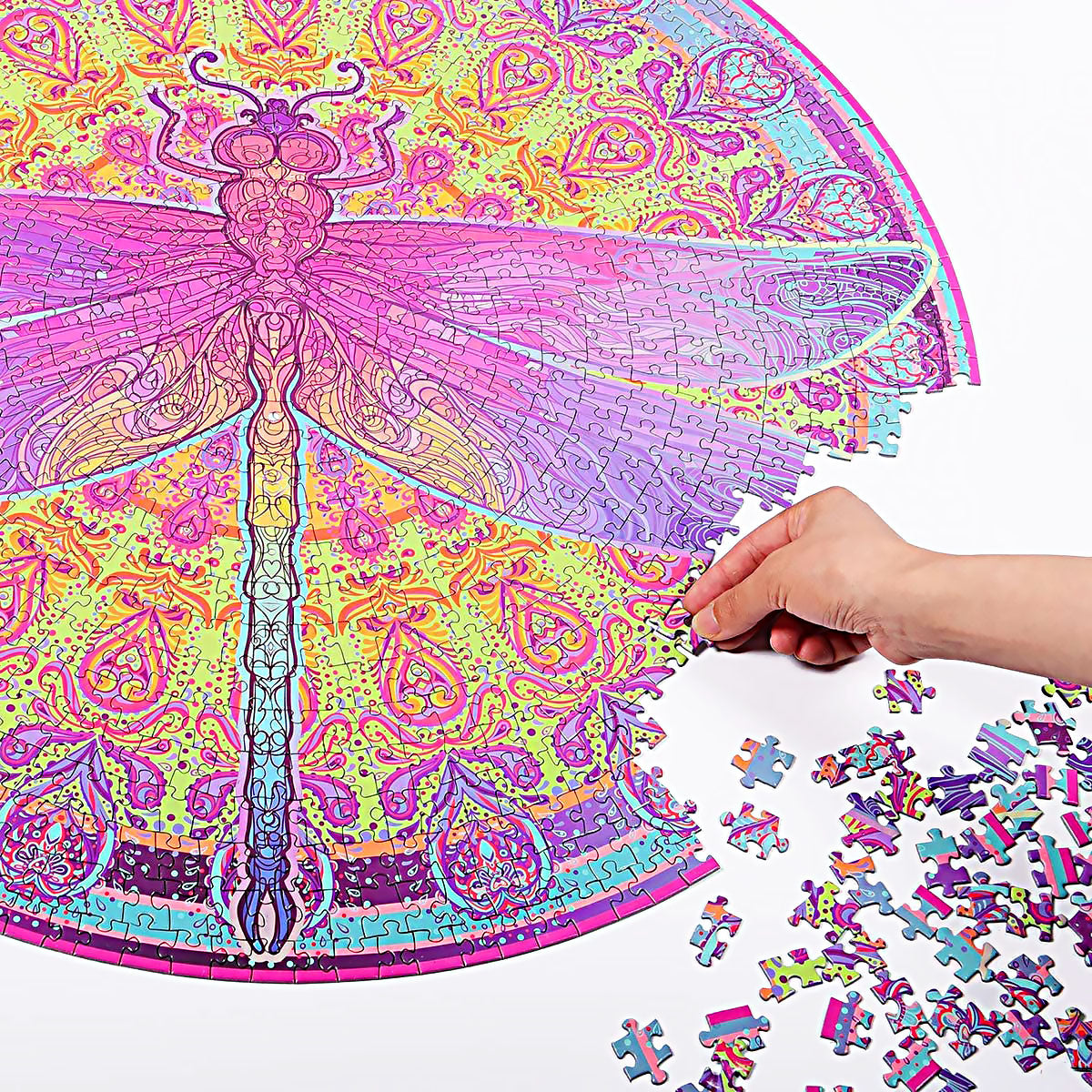 1000-piece Round Gradient Zentangle Dragonfly Jigsaw Puzzle