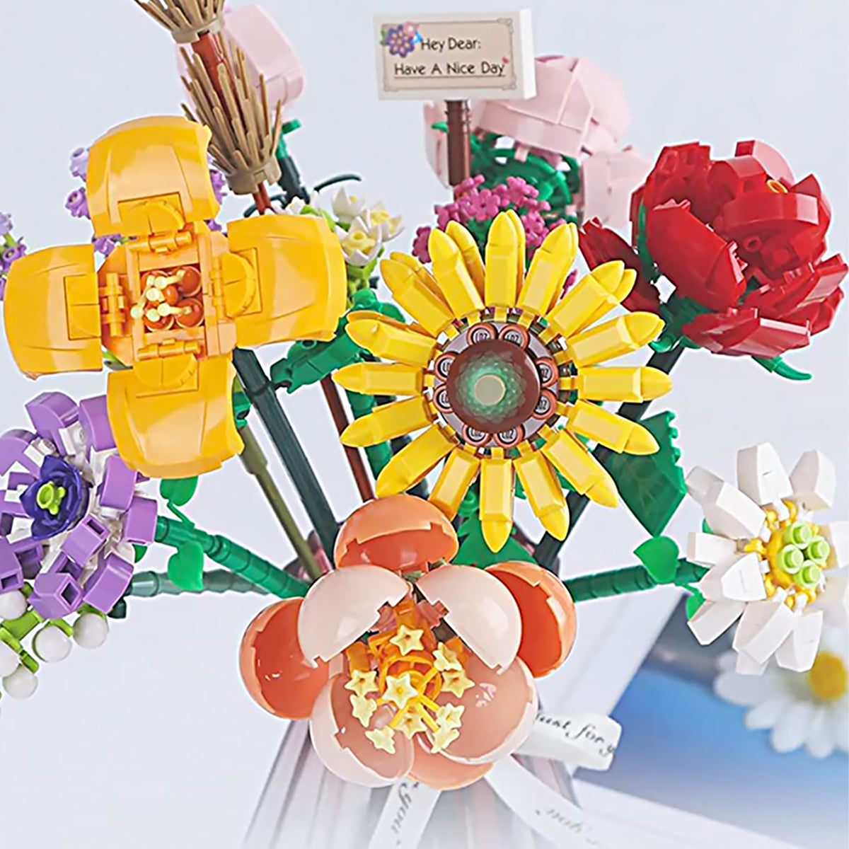 Build your own botanical masterpiece with this Flower Bouquet Building Block set